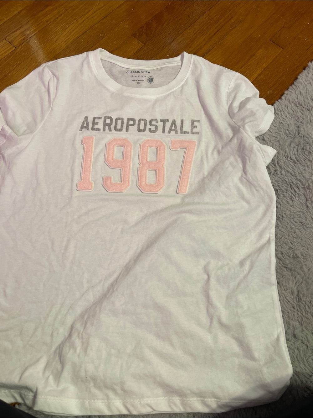 Aeropostale White Tee with Pink '1987' and Gray Logo